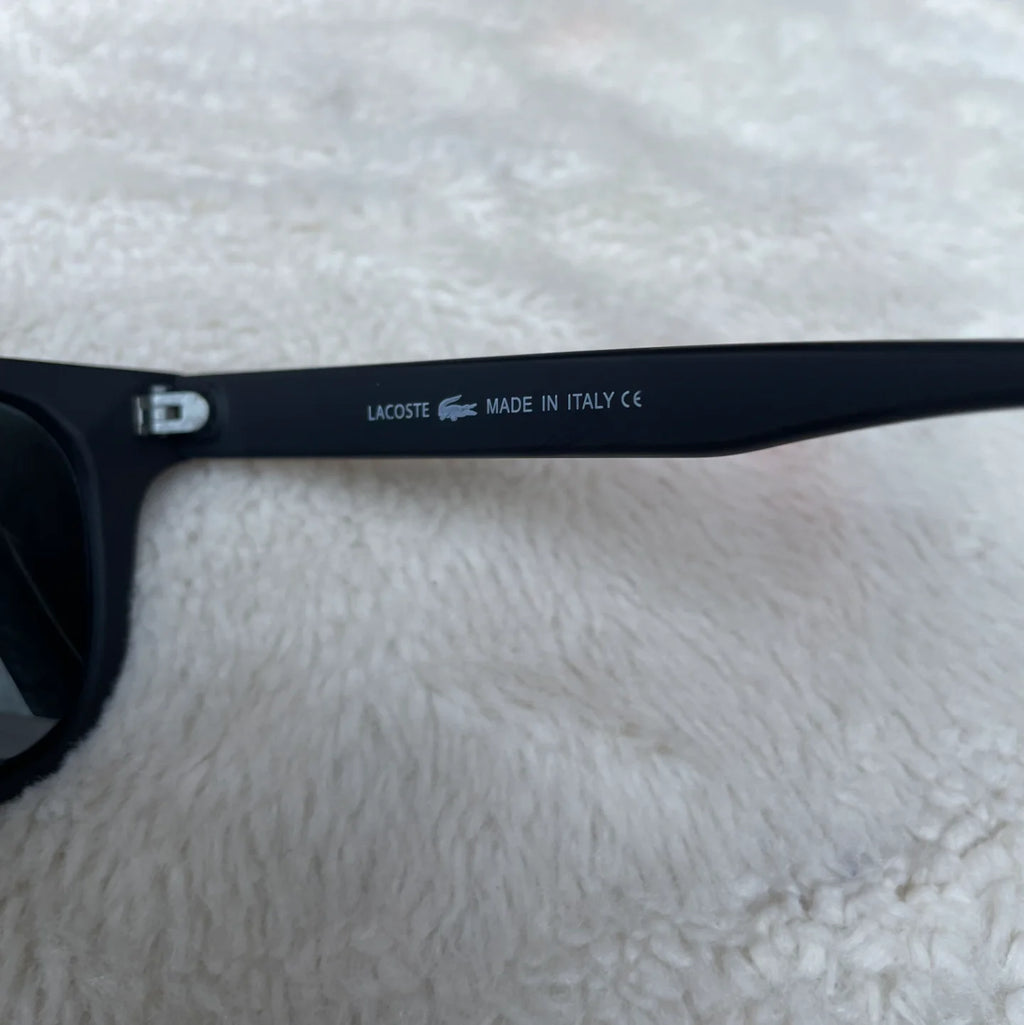 Lacoste 3375 black frame gray film C1